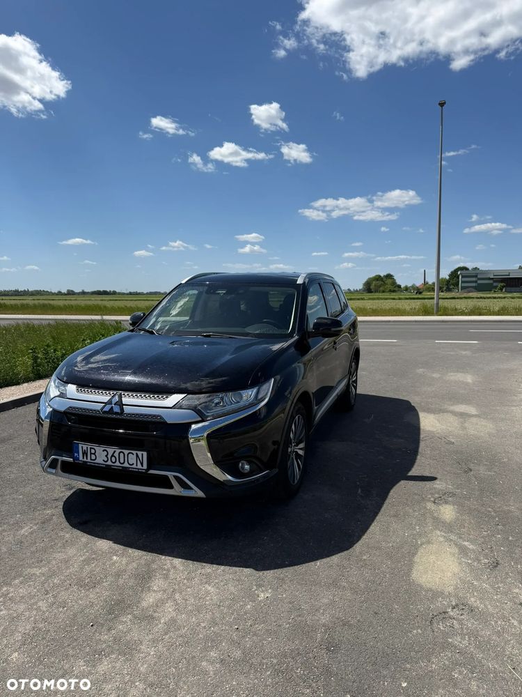 Mitsubishi Outlander 2.0 Instyle + 4WD CVT