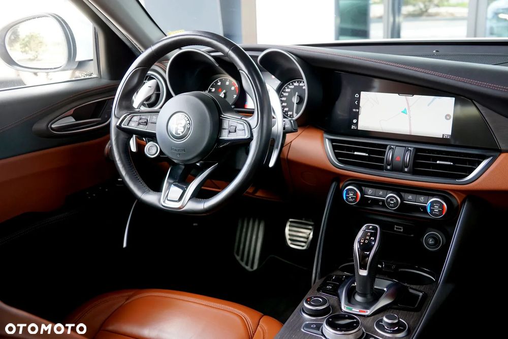 Alfa Romeo Giulia 2.0 Turbo Super - 28