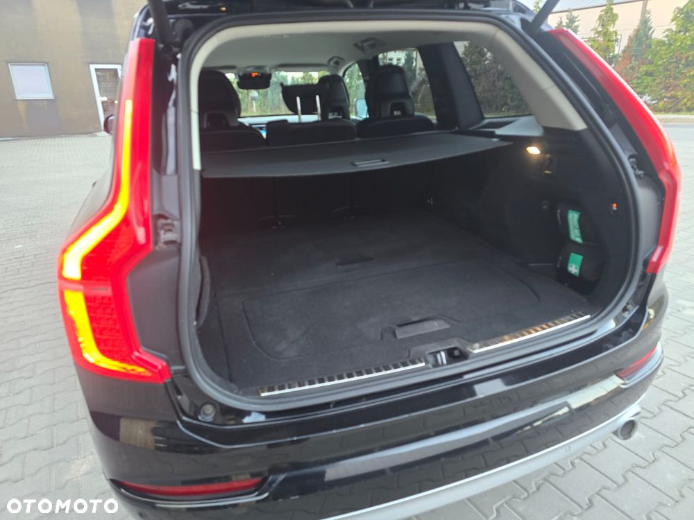 Volvo XC 90 D5 AWD Geartronic RDesign - 38