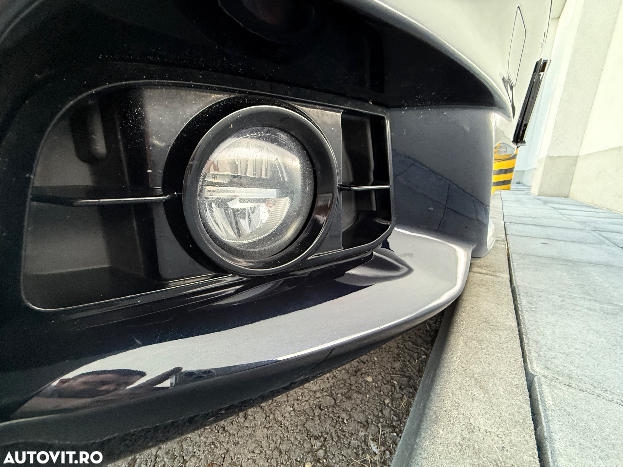 BMW Seria 5 520d xDrive - 23