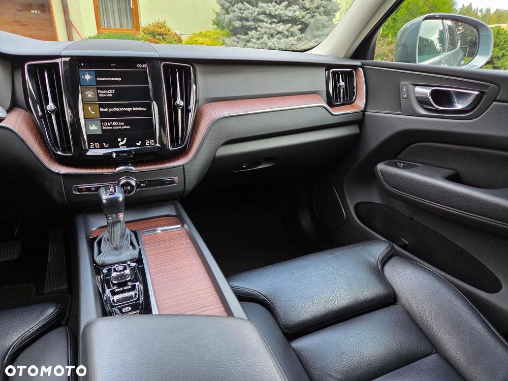 Volvo XC 60 D4 Momentum Pro - 31