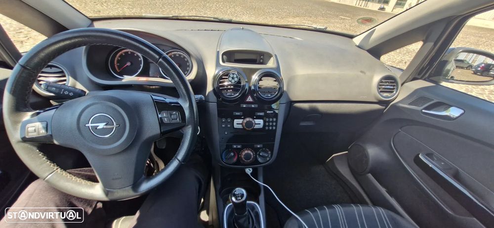 Opel Corsa 1.4 16V Color Edition - 19