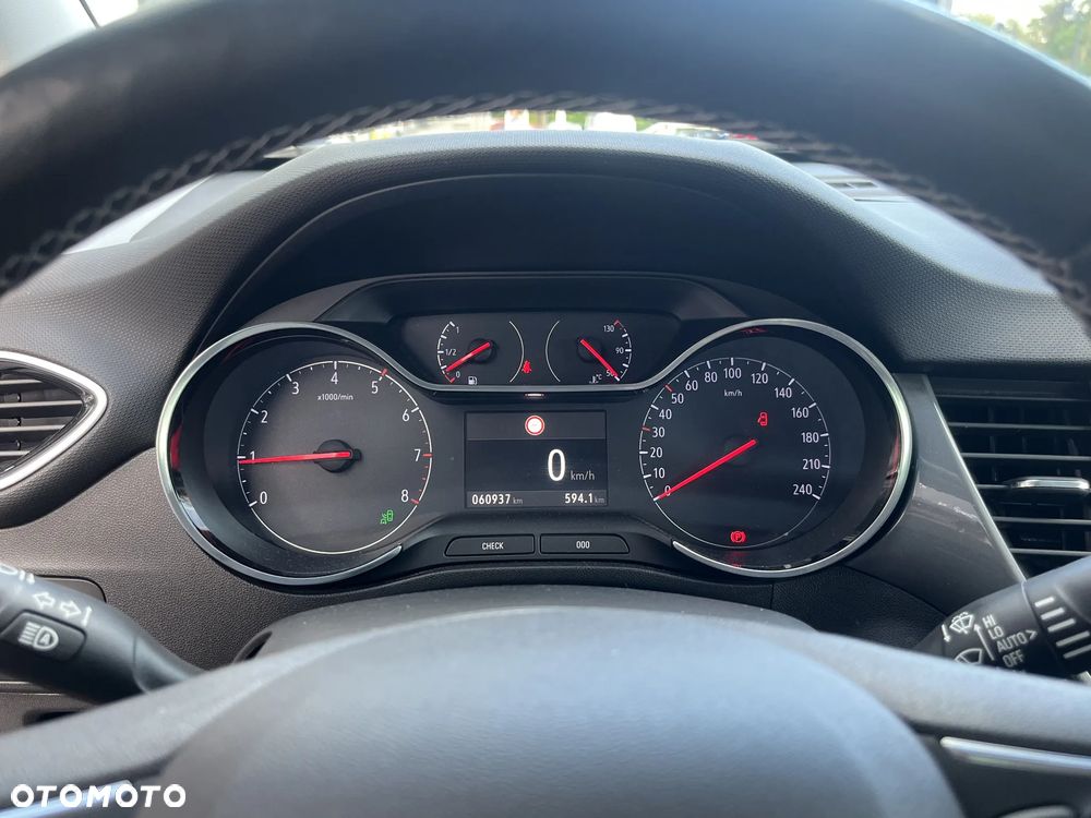 Opel Crossland X - 13