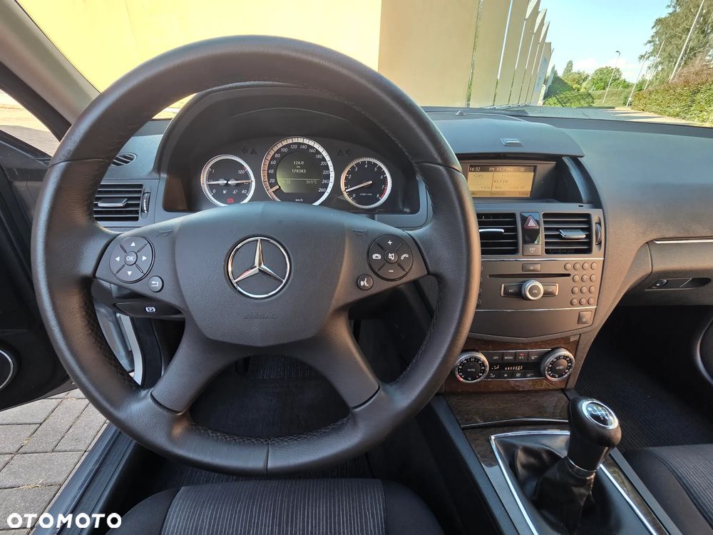 Mercedes-Benz Klasa C 200 Kompressor Elegance - 28