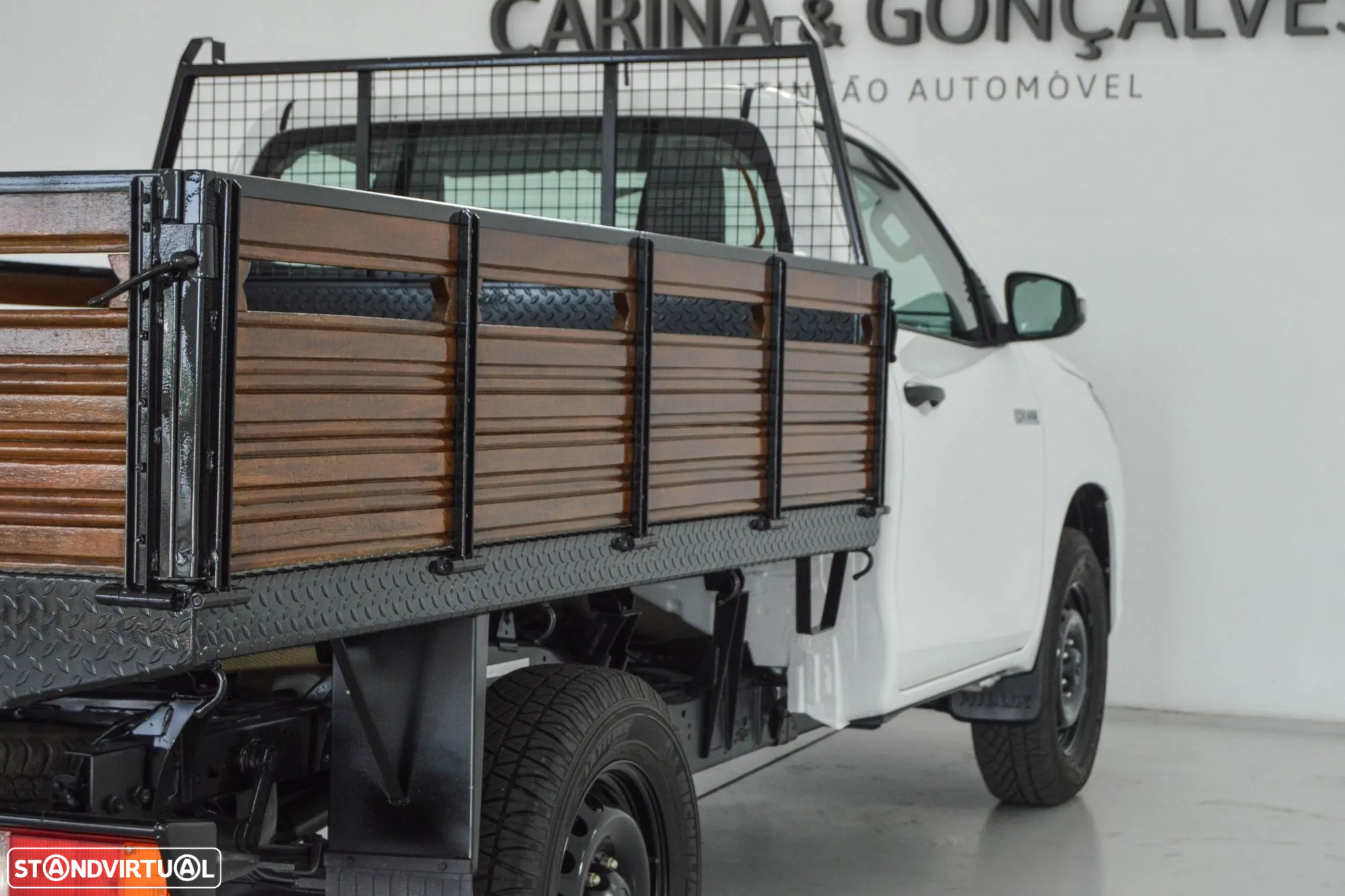 Toyota Hilux 2.4 D-4D 4X2 Cabine Simples 2L - 51