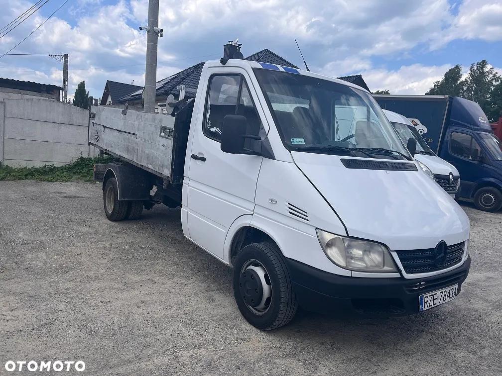 Mercedes-Benz Sprinter - 2