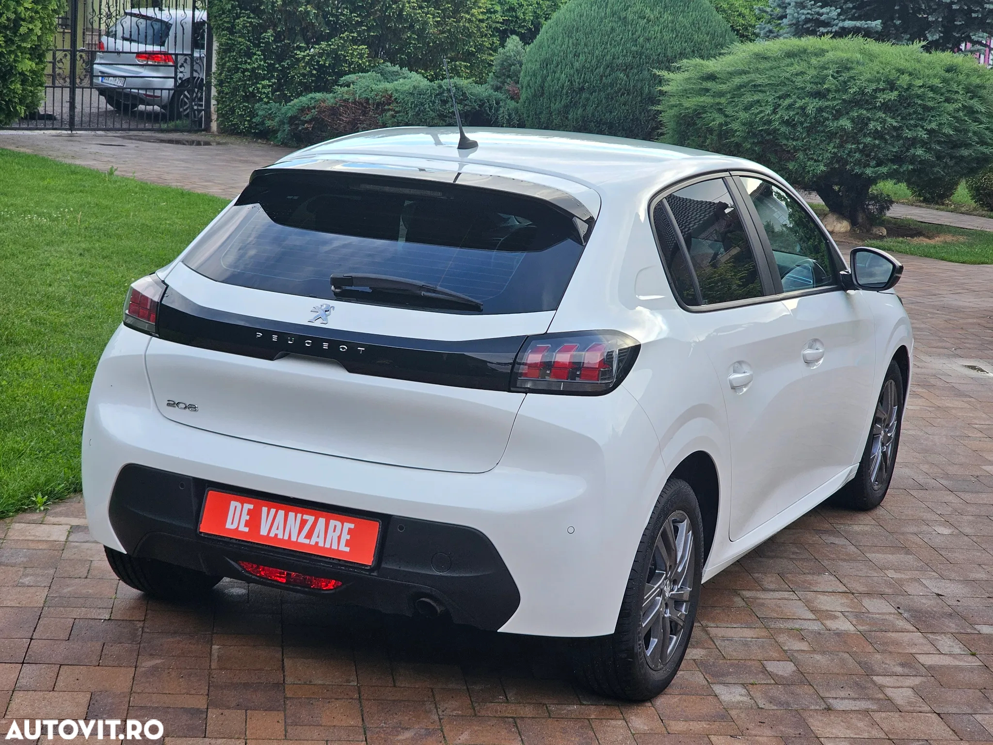 Peugeot 208 1.5 BlueHDi STT Allure - 2