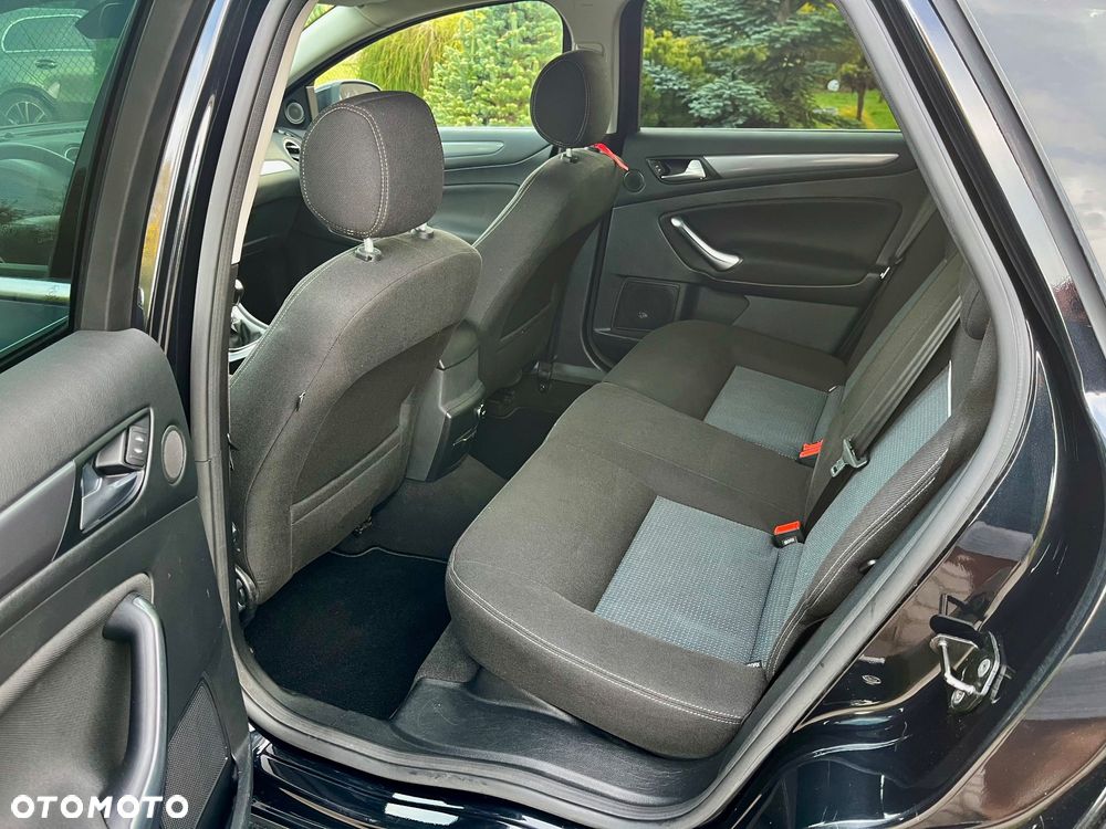 Ford Mondeo 2.0 TDCi Trend - 14