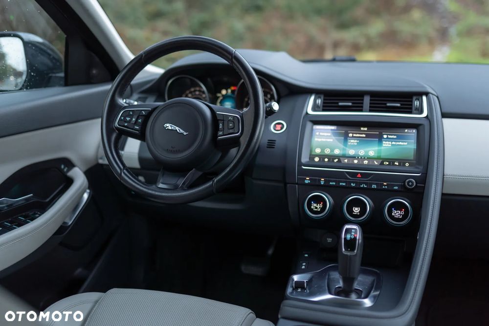 Jaguar E-Pace 2.0 i4P AWD R-Dynamic - 19