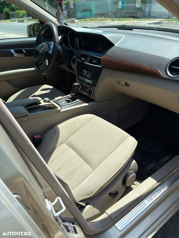 Mercedes-Benz C 250 CGI Automatik BlueEFFICIENCY Elegance - 13
