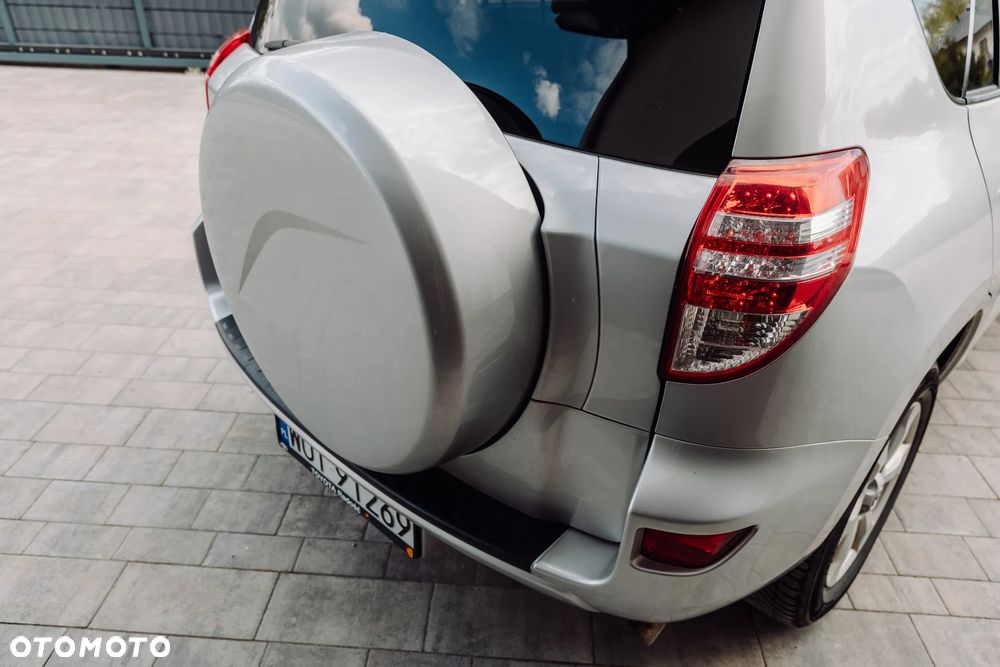 Toyota RAV4 - 8