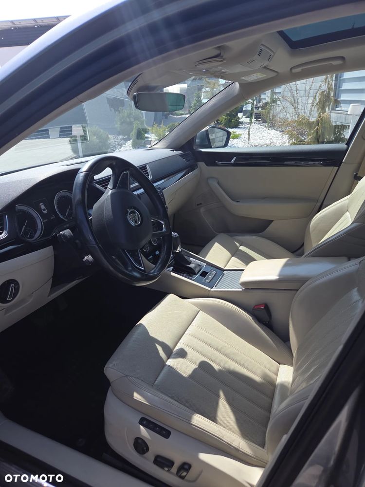 Skoda Superb 2.0 TDI L&K DSG - 1