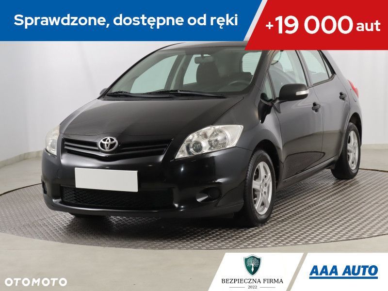 Toyota Auris - 1