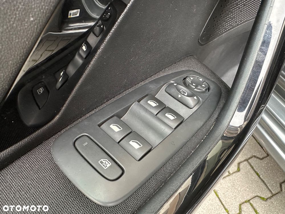 Peugeot 208 1.2 PureTech Allure S&S - 22