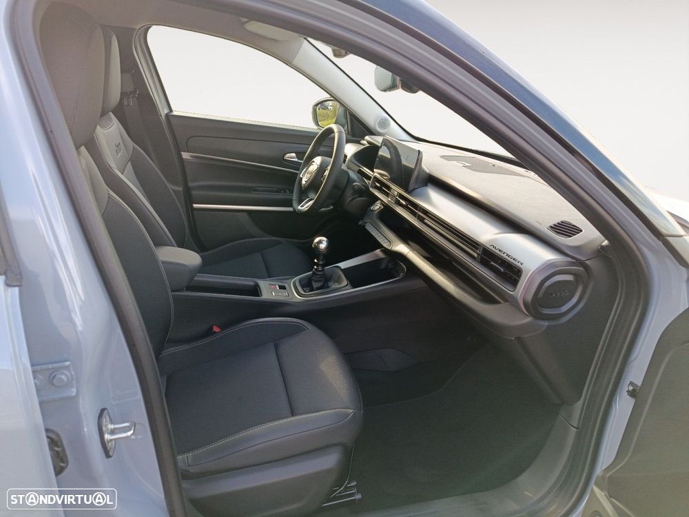 Jeep Avenger 1.2 GSE T3 Altitude - 13