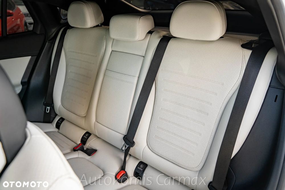 Mercedes-Benz GLC 300 4-Matic - 28