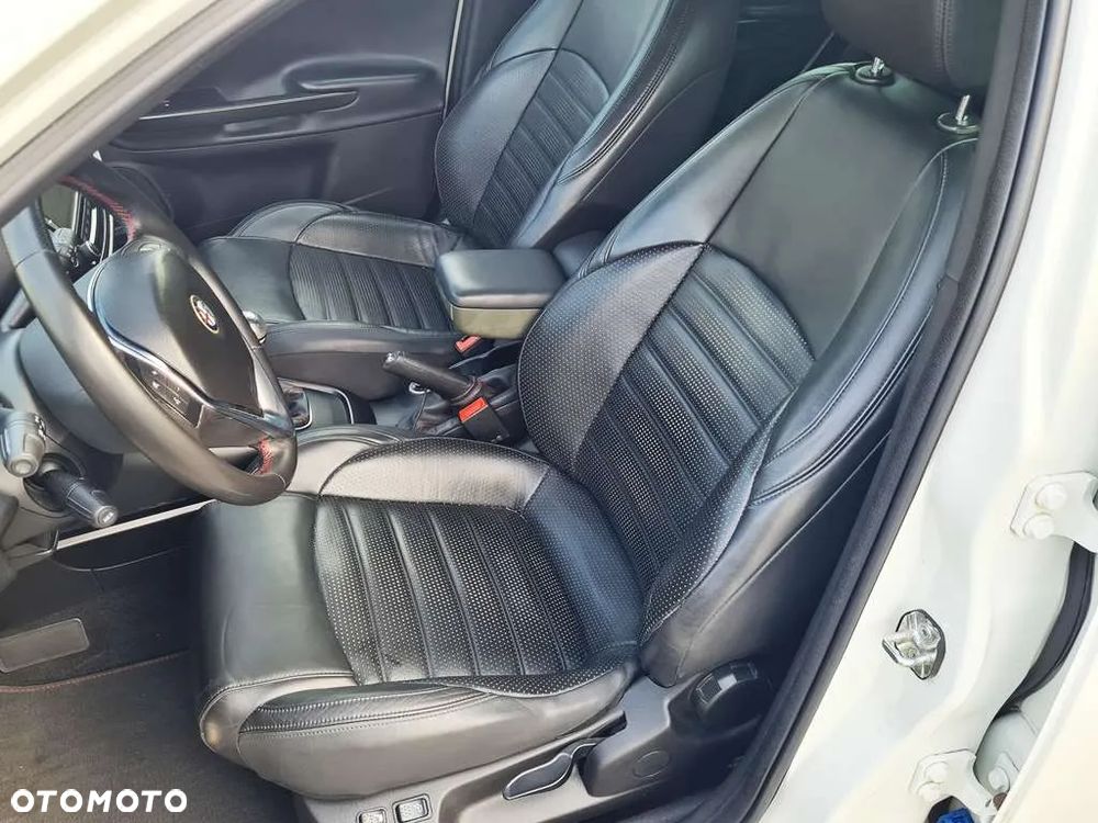 Alfa Romeo Giulietta 2.0 JTDM 16V Turismo - 11