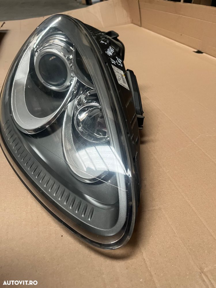 Far Bixenon dreapta Porsche cayenne 2013 - 2