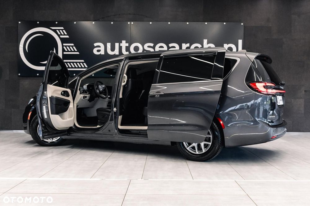 Chrysler Pacifica - 38