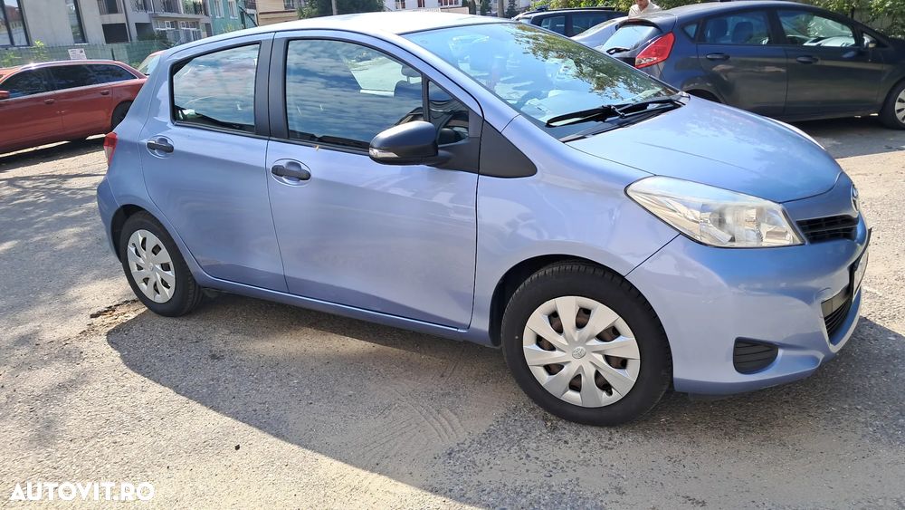 Toyota Yaris 1.3 Dual VVT-i Terra Plus - 1