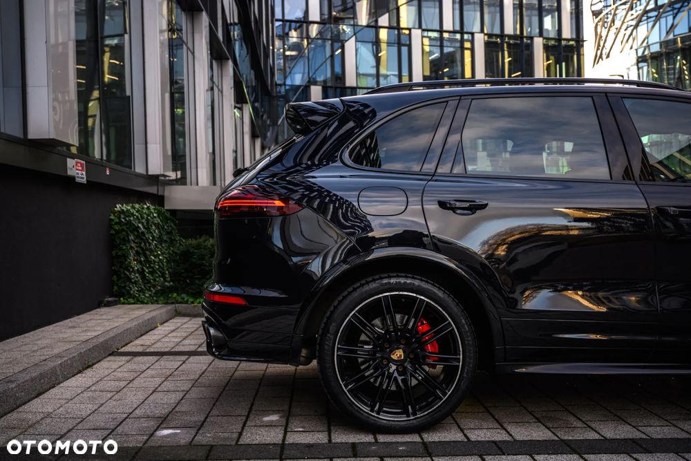 Porsche Cayenne - 14