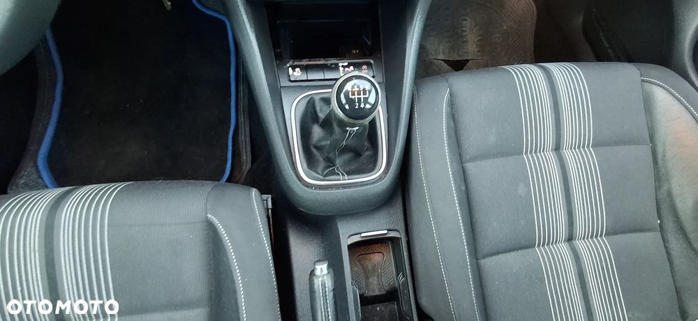 Volkswagen Golf 1.6 TDI DPF MATCH - 19