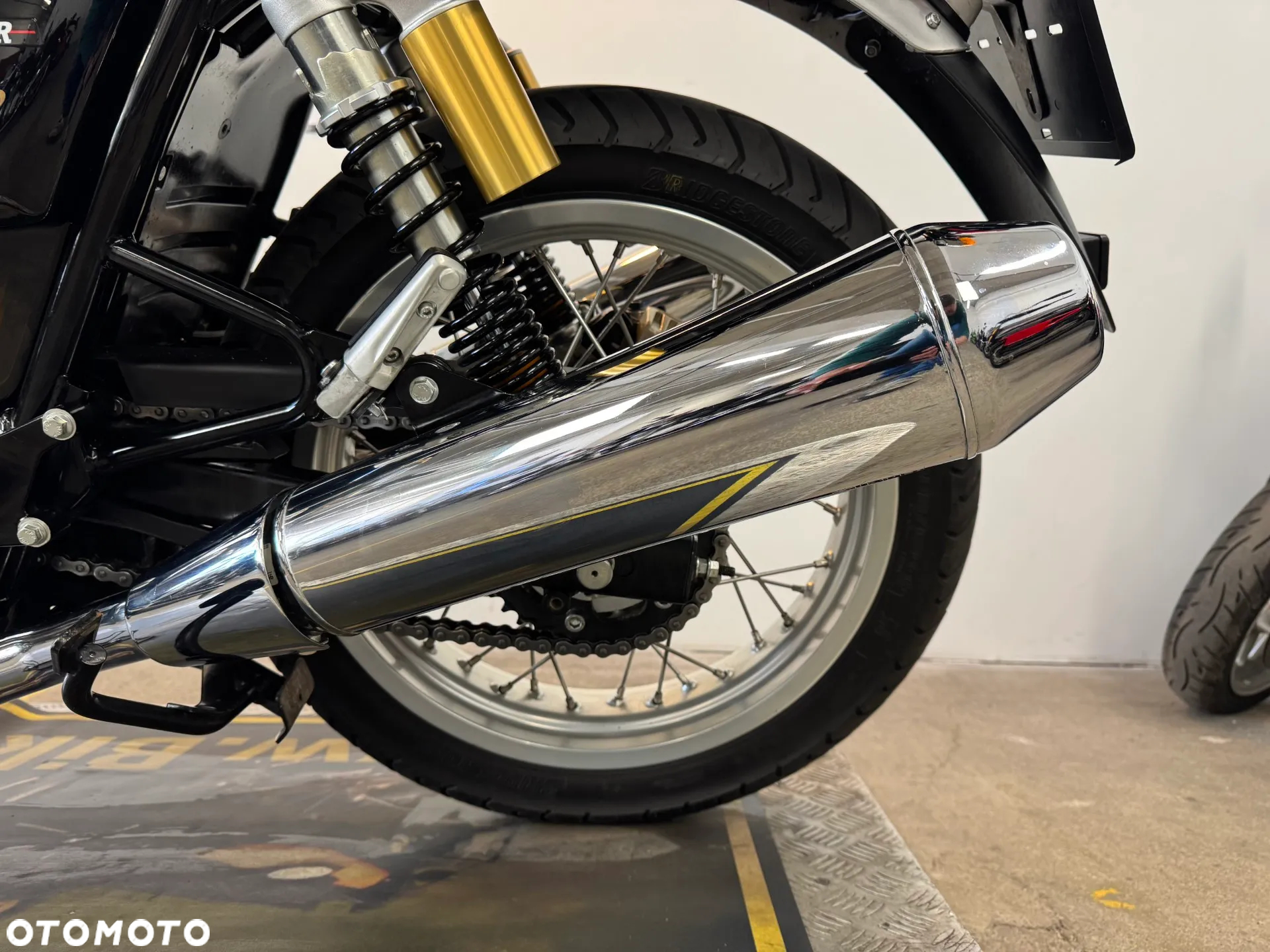 Royal Enfield Interceptor - 25