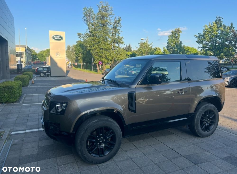 Land Rover Defender - 3