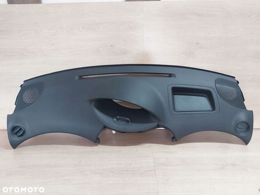 Toyota Yaris I deska rozdzielcza kokpit LITF - 1