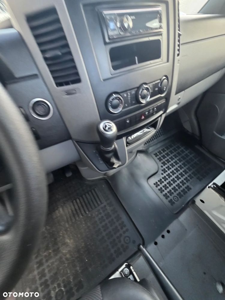 Mercedes-Benz Sprinter - 21