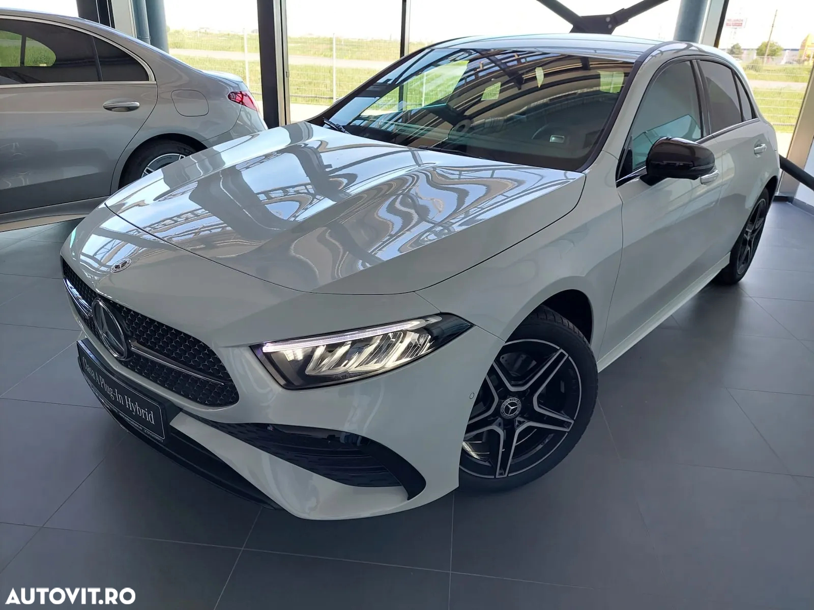 Mercedes-Benz A 250 e 8G-DCT AMG Line Advanced Plus - 3