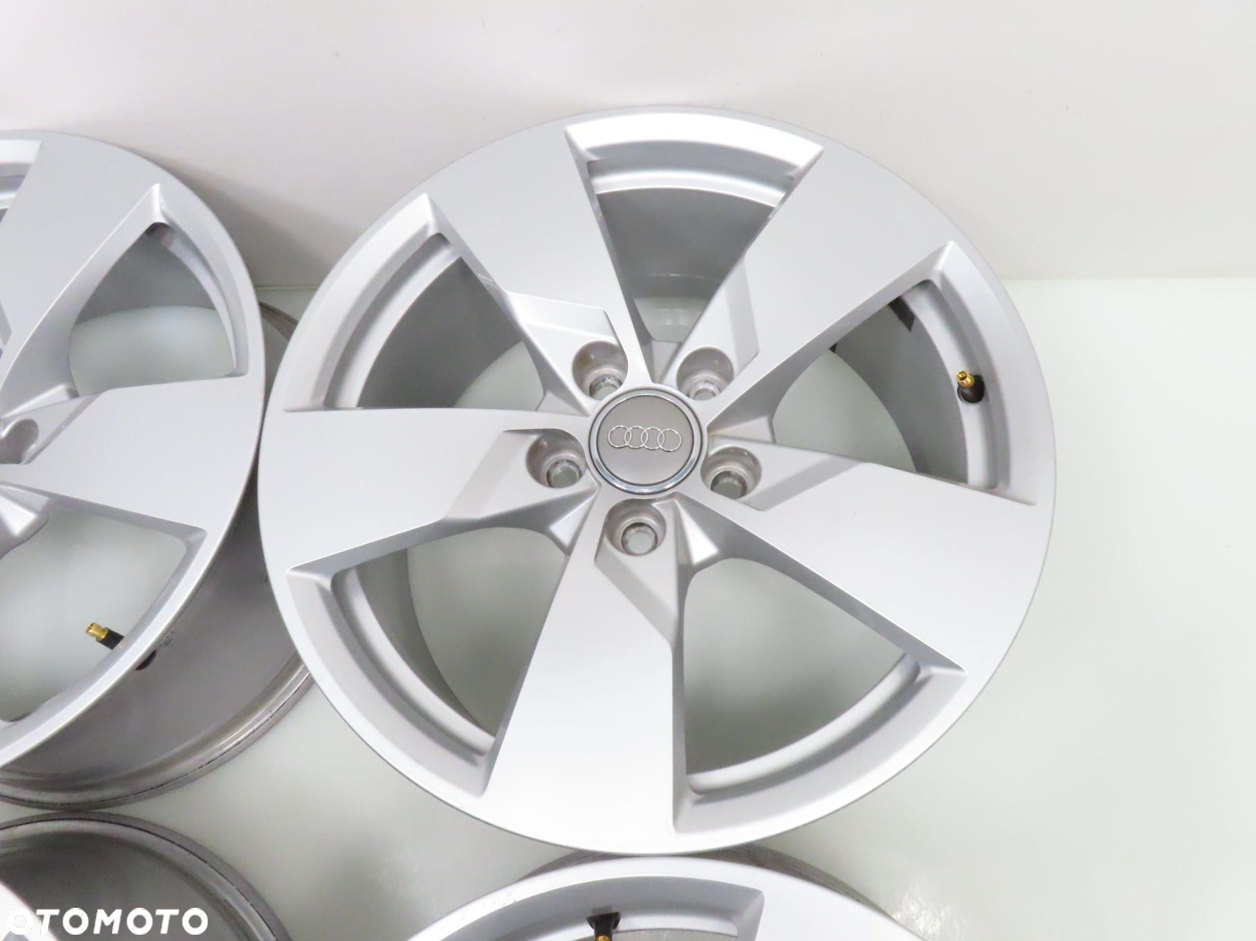 Alufelgi 17'' Audi TT 8J ET47 8S0601025BA - 8