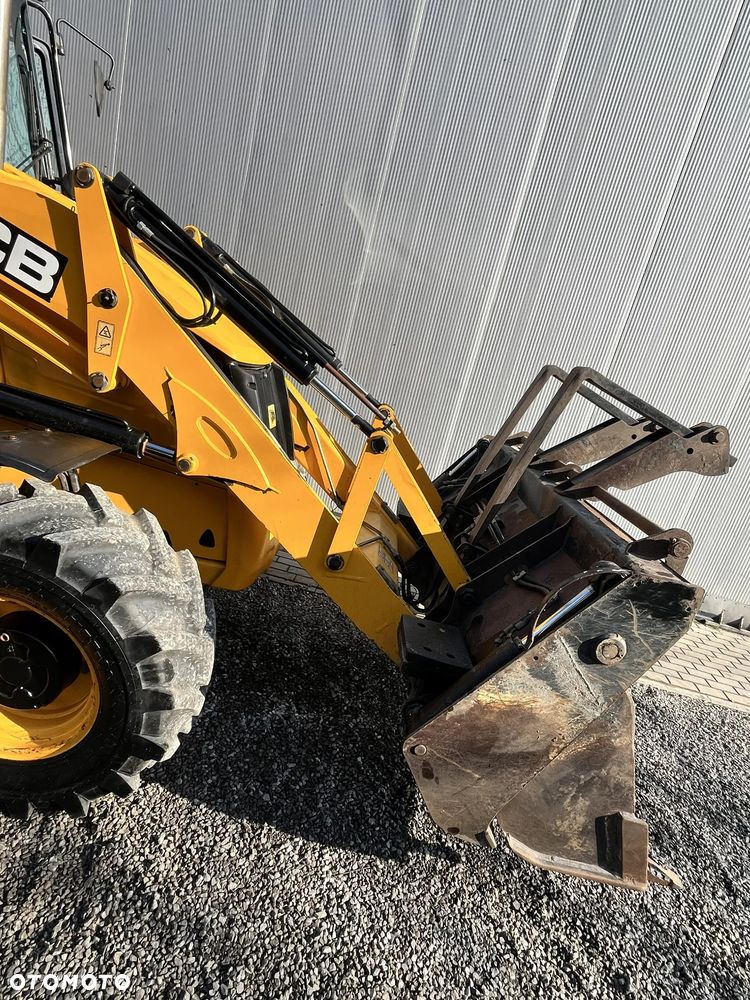 JCB 3CX CONTRACTOR - 12