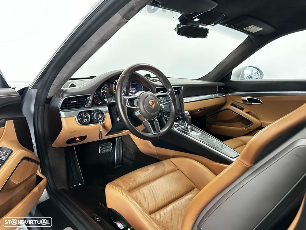 Porsche 911 Série F - 11