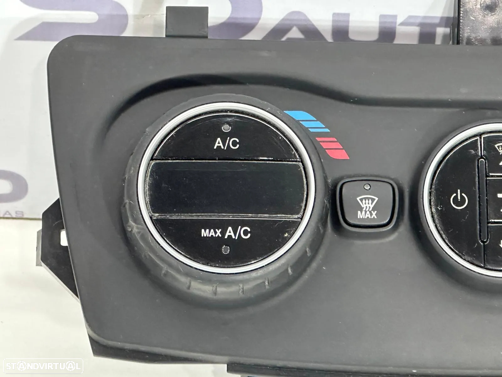 Climatronic / Comandos Ar Condicionado - Fiat Tipo (2016) - 2