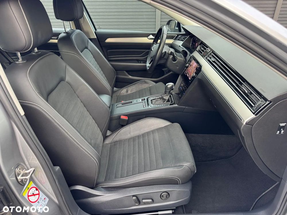 Volkswagen Passat Variant 2.0 TDI SCR Elegance DSG - 20