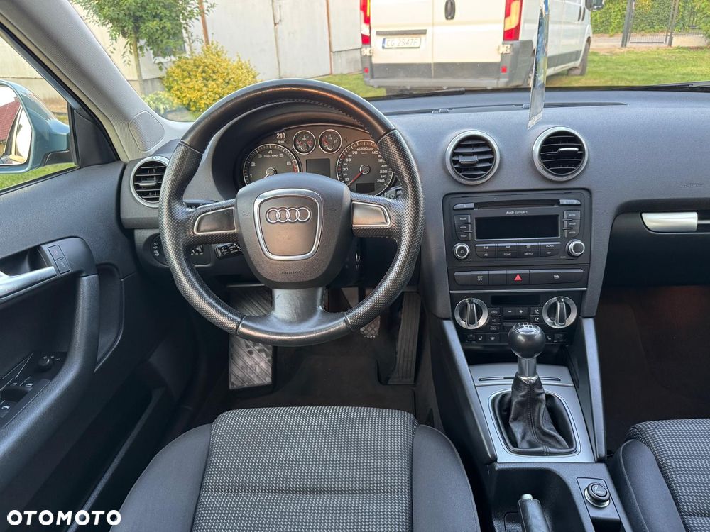 Audi A3 Sportback 1.8 TFSI Attraction - 8