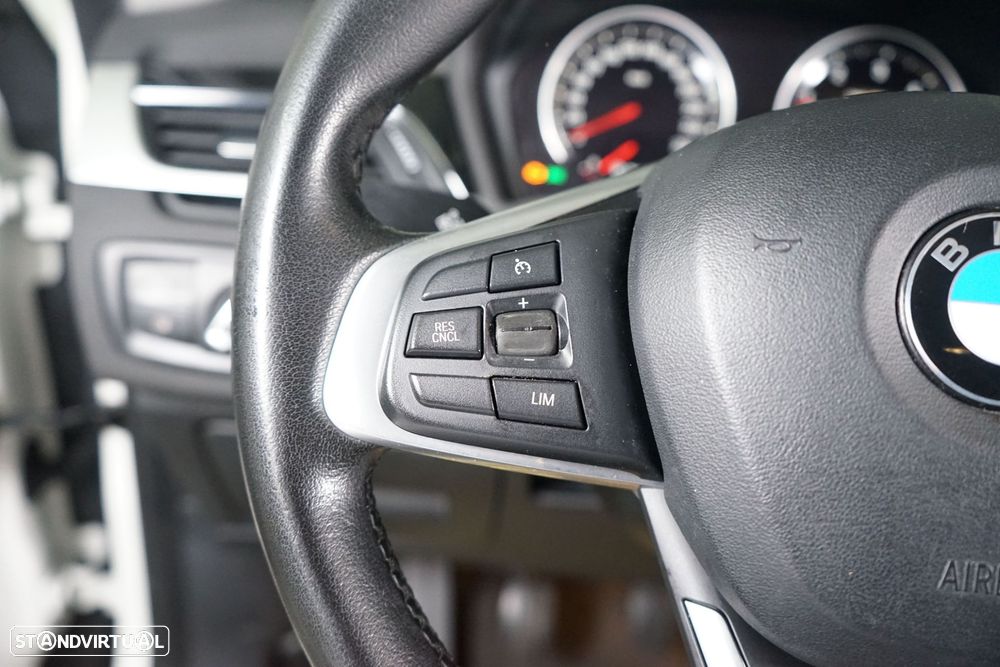 BMW X1 18 d sDrive Advantage - 24