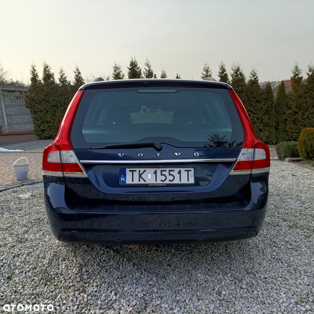 Volvo V70 D2 Black Edition - 6