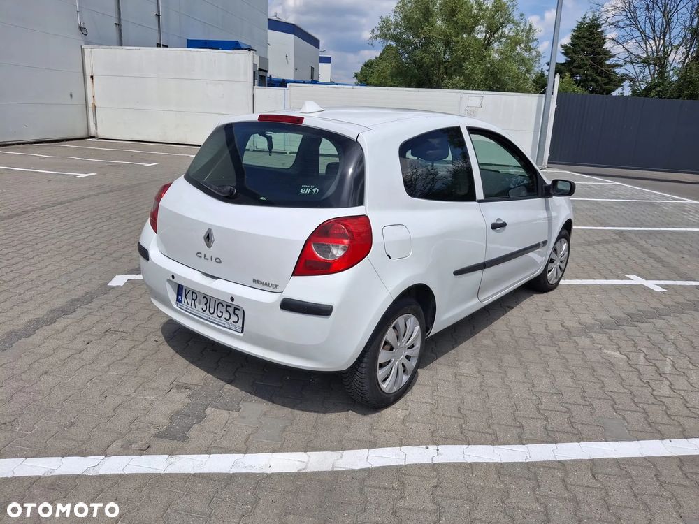 Renault Clio 1.2 16V Authentique - 4