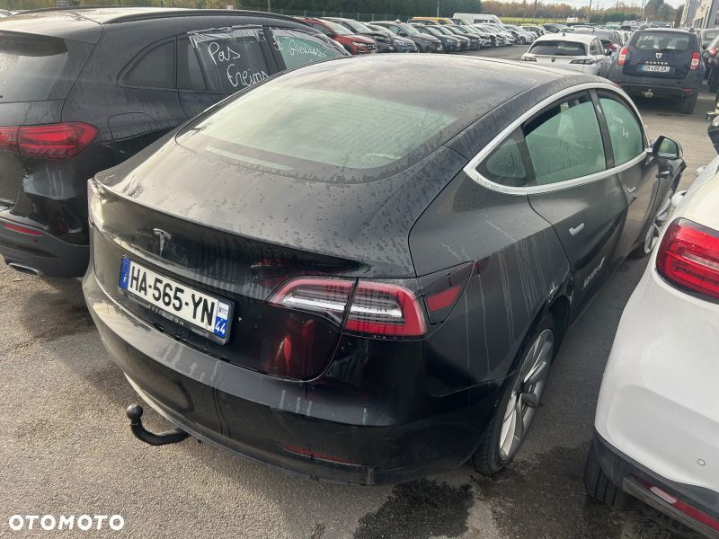 Tesla Model 3 - 3