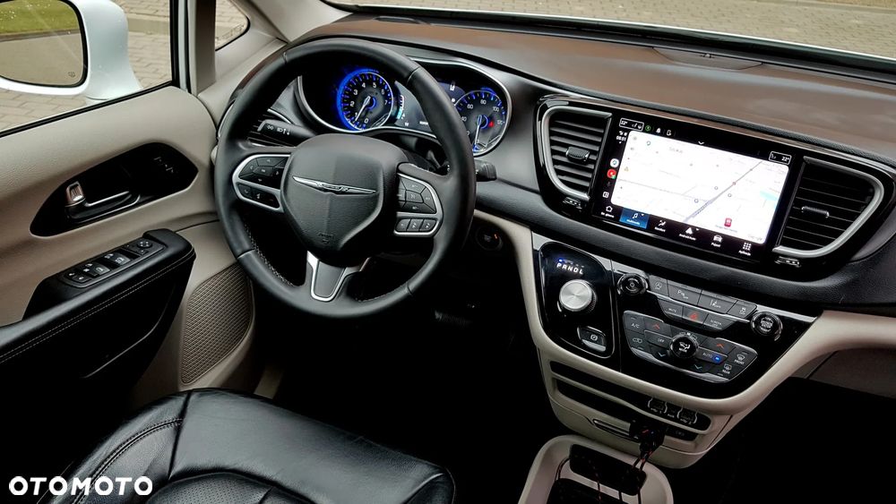 Chrysler Pacifica - 31