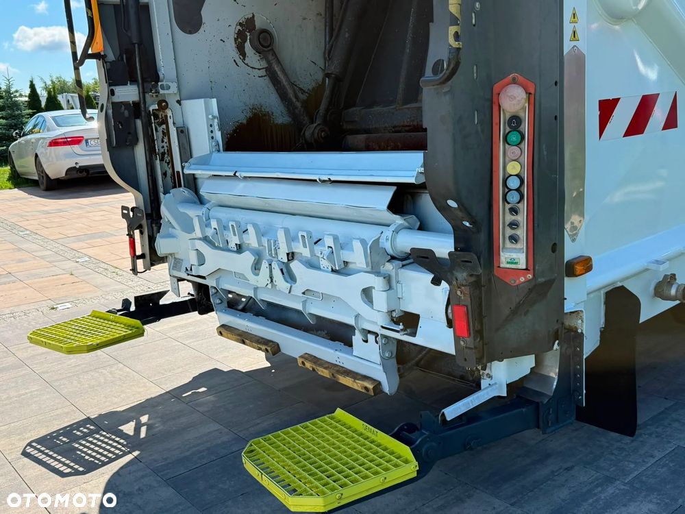 Renault Premium - 8