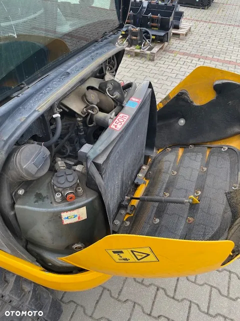 JCB 80180CTS - 3