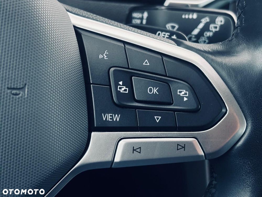 Volkswagen Passat - 25