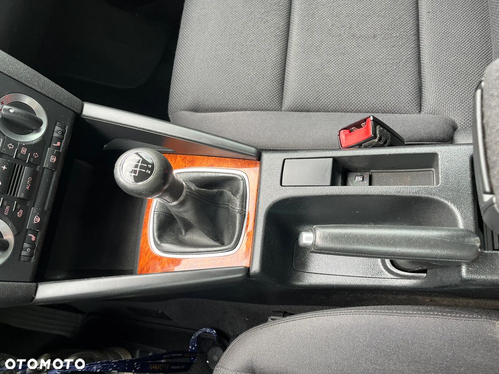 Audi A3 3-drzwiowe 1.6 Ambiente - 13