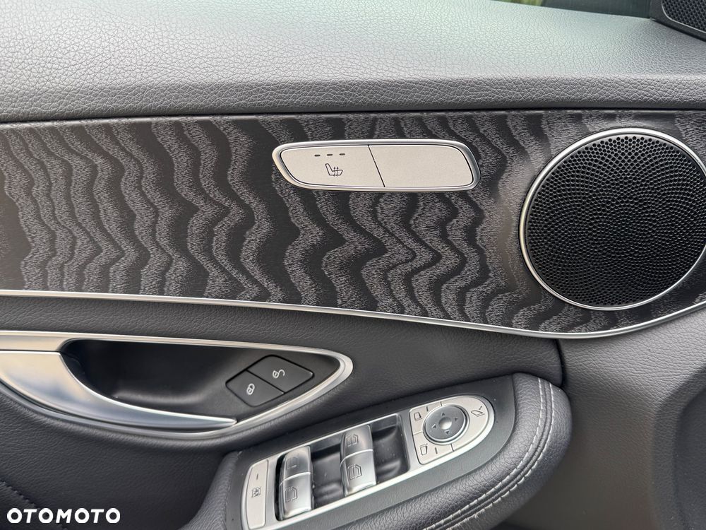 Mercedes-Benz Klasa C 250 (BlueTEC) d 4Matic 7G-TRONIC AMG Line - 16