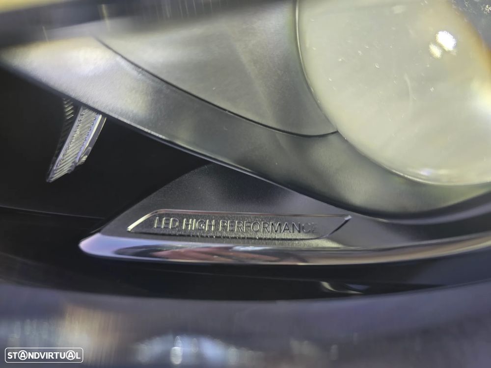 Mercedes-Benz A 180 AMG Line - 18