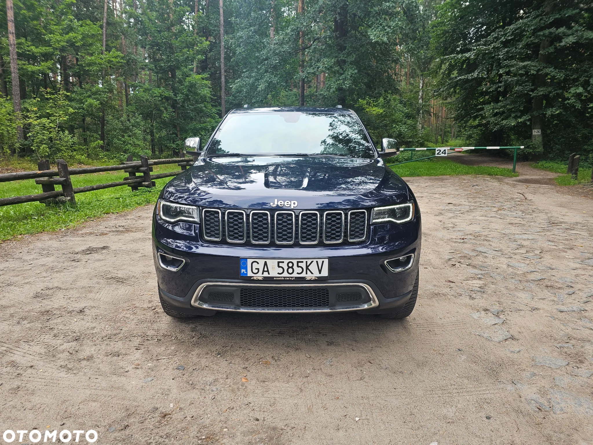 Jeep Grand Cherokee - 31