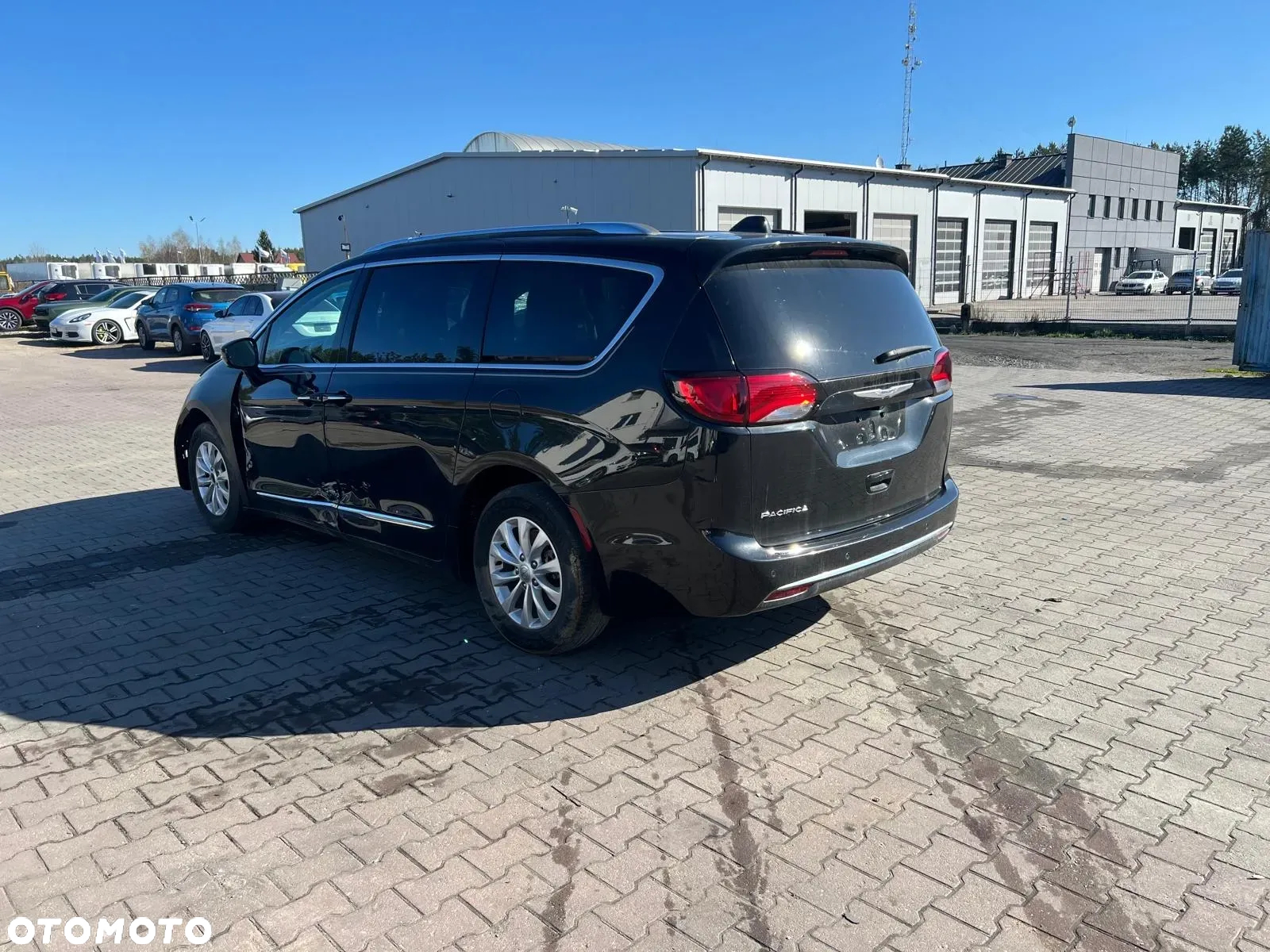 Chrysler Pacifica - 7